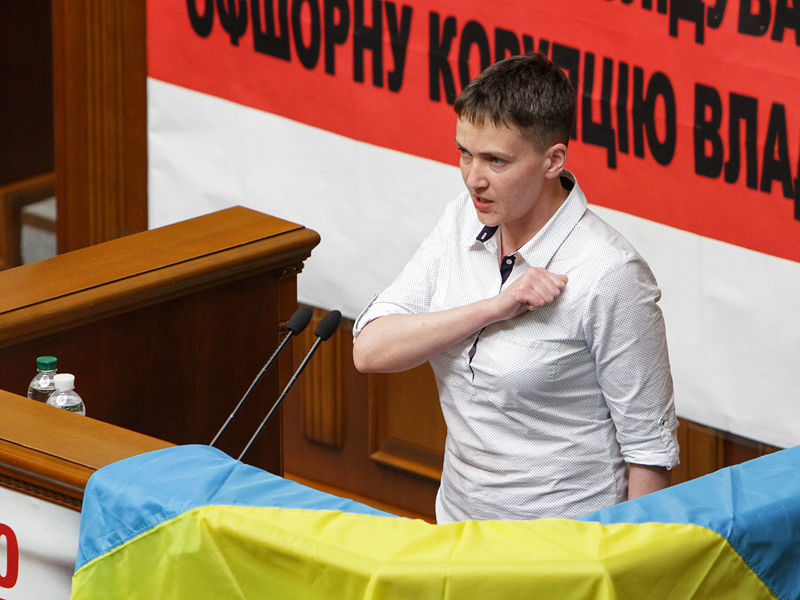 Надежда Савченко, 25 мая вернувшаяся на Украину после помилования президентом РФ Владимиром Путиным, впервые выступила в Верховной Раде