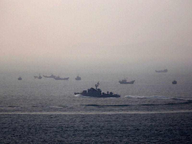 Южная Корея открыла предупредительный огонь по судам КНДР в Желтом море