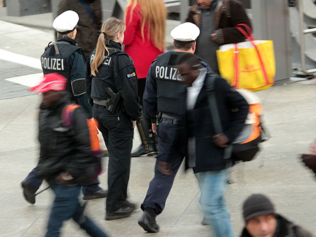 Министерство внутренних дел Баварии решило начать привлекать мигрантов к охране правопорядка
