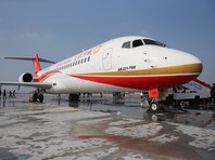 В Китае пассажирский реактивный самолет ARJ21-700 во вторник, 28 июня, отправился в свой первый рейс. Теперь воздушное судно официально сдано в коммерческую эксплуатацию