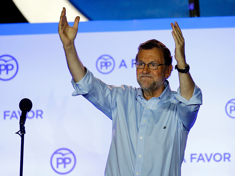 Досрочные парламентские выборы в Испании завершились победой Народной партии (Partido Popular, PP) под руководством исполняющего обязанности премьера Мариано Рахоя