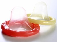 В Австрии новых заключенных стали снабжать презервативами, смазкой и мини-камасутрой