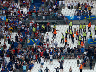 После матча Россия - Англия в Марселе 11 июня три десятка российских болельщиков прорвались в английский сектор и устроили потасовки с британцами