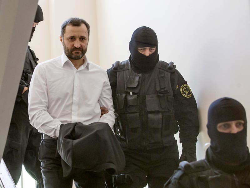В Молдавии суд приговорил бывшего премьер-министра страны Владимира Филата к 9 годам лишения свободы по обвинению в коррупции и извлечении выгоды из своего служебного положения