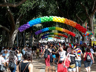 Во втором по численности городе Израиля Тель-Авиве десятки тысяч людей вышли на ежегодный гей-парад под названием "Парад гордости"