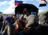 Военнослужащий охранения гуманитарного конвоя российского Центра примирения враждующих сторон в Сирии Андрей Тимошенков предотвратил прорыв автомобиля, начиненного взрывчаткой, к месту выдачи гуманитарной помощи мирному населению