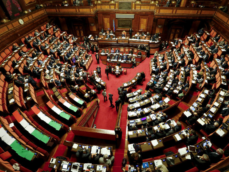 Сенат Италии сегодня рассмотрит резолюцию об отмене санкций против РФ