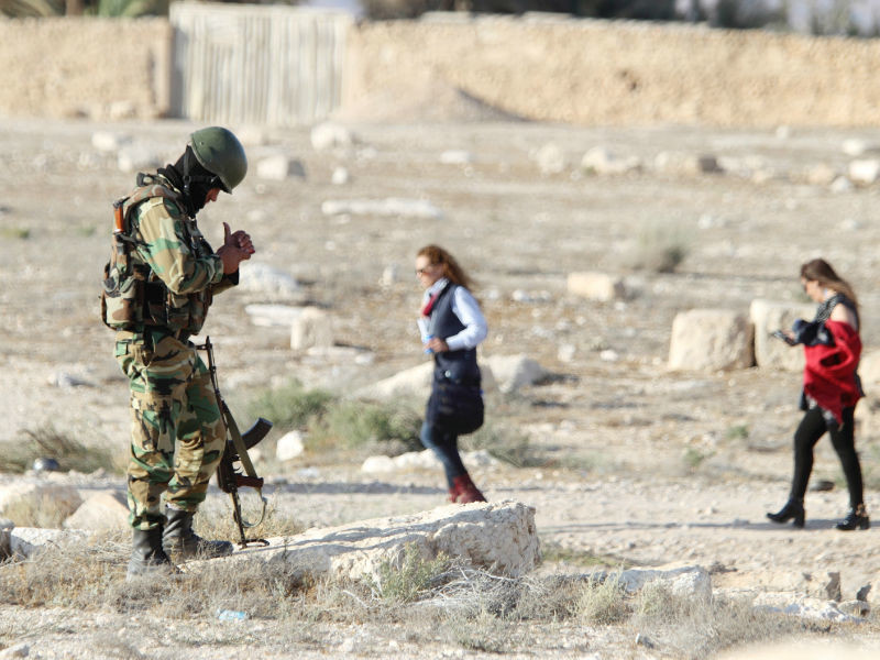 Сирийские войска отбили у террористов нефтяное месторождение по пути на Ракку