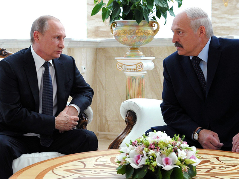 Президент России Владимир Путин в среду, 8 июня, встретился в Минске с президентом Белоруссии Александром Лукашенко. Президенты начали переговоры с обсуждения увеличившегося товарооборота между двумя странами