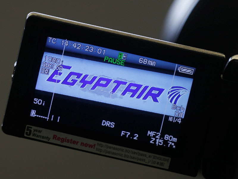 "Черные ящики" разбившегося самолета EgyptAir перестанут подавать сигналы на следующей неделе