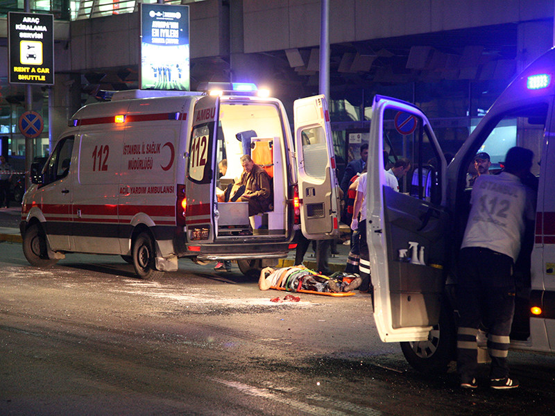 Число жертв теракта в аэропорту Стамбула возросло до 43 человек