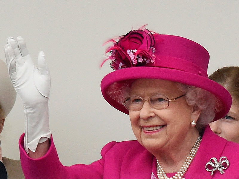 Самым крупным в истории Соединенного Королевства светским застольем была завершена программа трехдневного празднования так называемого официального дня рождения британской королевы Елизаветы II
