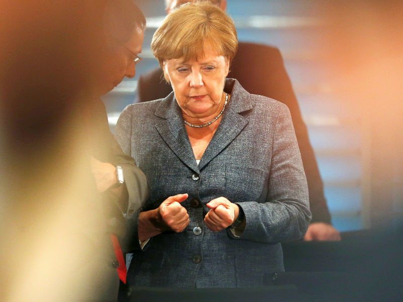 Меркель надеется успеть собрать "нормандскую четверку" перед июльским саммитом НАТО