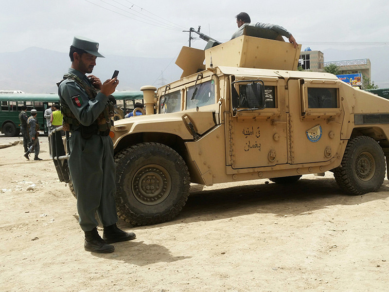 Несколько десятков афганских полицейских погибли в результате подрыва автоколонны на подъезде к столице Кабулу