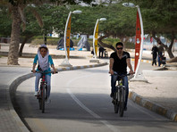 Полиция заявила, что новая директива правительства запрещает женщинам кататься на велосипедах в общественных местах