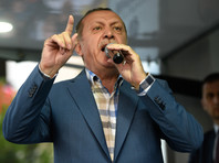 Ранее турецкий лидер Реджеп Тайип Эрдоган предупредил, что в конституцию страны может вернуться смертная казнь в связи с попыткой военного переворота