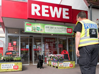 27 июля полиция в Бремене провела эвакуацию одного из торговых центров из-за сбежавшего из психбольницы алжирца
