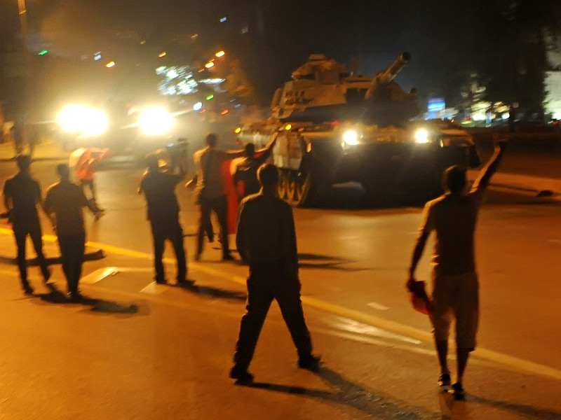 Национальная разведывательная организация Турции (MIT) получила информацию о подготовке государственного переворота в стране за несколько часов до его начала