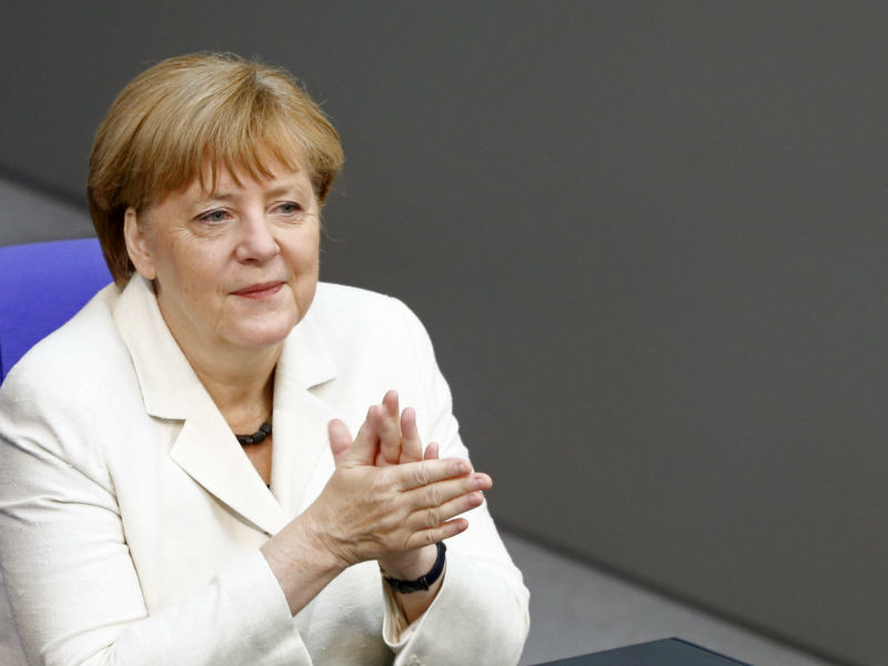 Меркель заявила о желании снять антироссийские санкции