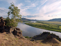 Причиной стала обеспокоенность России в связи с тем, что строительство гидроэлектростанции на реке Селенга