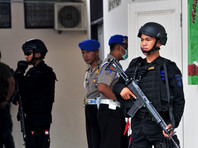 Власти Индонезии объявили о ликвидации самого разыскиваемого в стране террориста Абу Вардаха, известного как Сантосо. Личность боевика, убитого накануне, подтвердил свидетель, знавший его в лицо