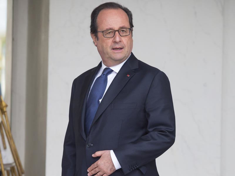 Во Франции на президента Франсуа Олланда обрушился шквал критики после того, как журналисты узнали ежемесячный оклад личного парикмахера главы государства