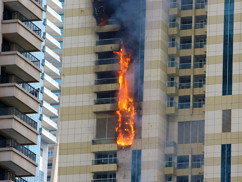 Возгорание произошло в башне Sulafa, расположенной в жилом комплексе Дубай Марина