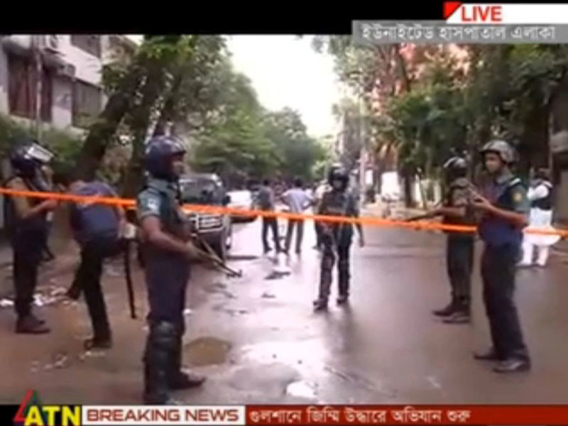 "Исламское государство" взяло ответственность за бойню в Бангладеш