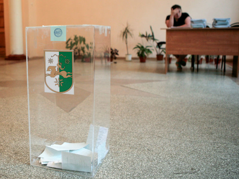 Референдум о досрочных выборах президента Абхазии признан не состоявшимся