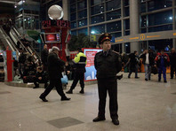 По данным Госдепа, исламист ответственен за множество терактов, в том числе за взрыв в московском аэропорту "Домодедово" в январе 2011 года, в результате которого "погибли не менее 35 человек"