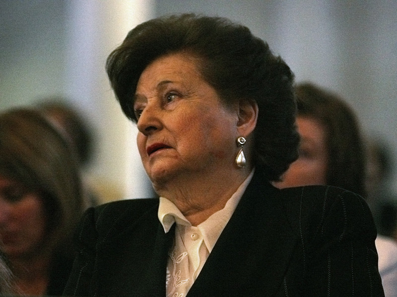 Вдову чилийского диктатора Аугусто Пиночета 93-летнюю Лусию Ириарт обвинили в присвоении государственной недвижимости на многие миллионы долларов