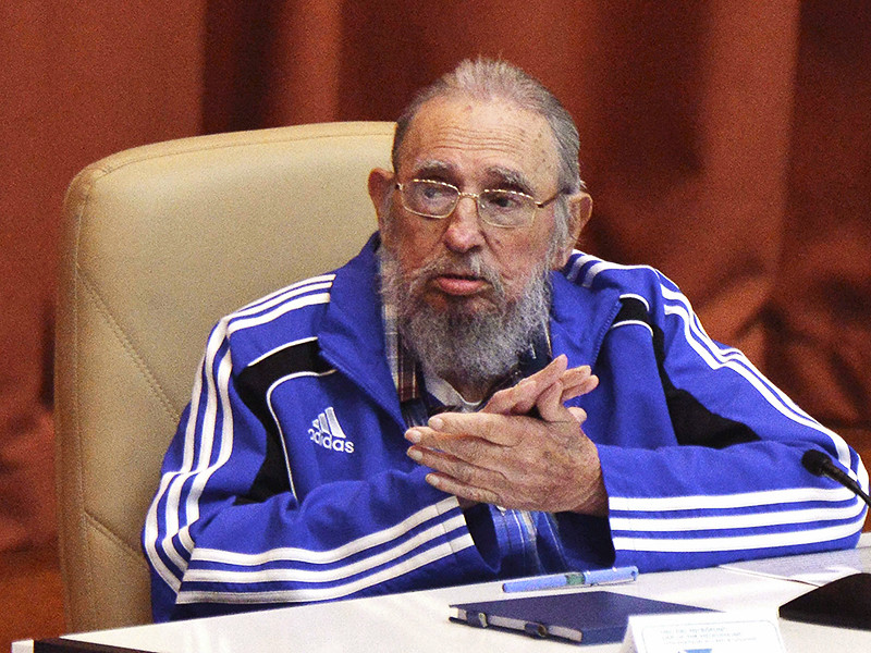 Фидель Кастро, бывший кубинский лидер, отмечающий в субботу 90-летие, призвал приложить усилия для сохранения мира на нашей планете и назвал русских отважным народом, которому не нужно ядерное оружие