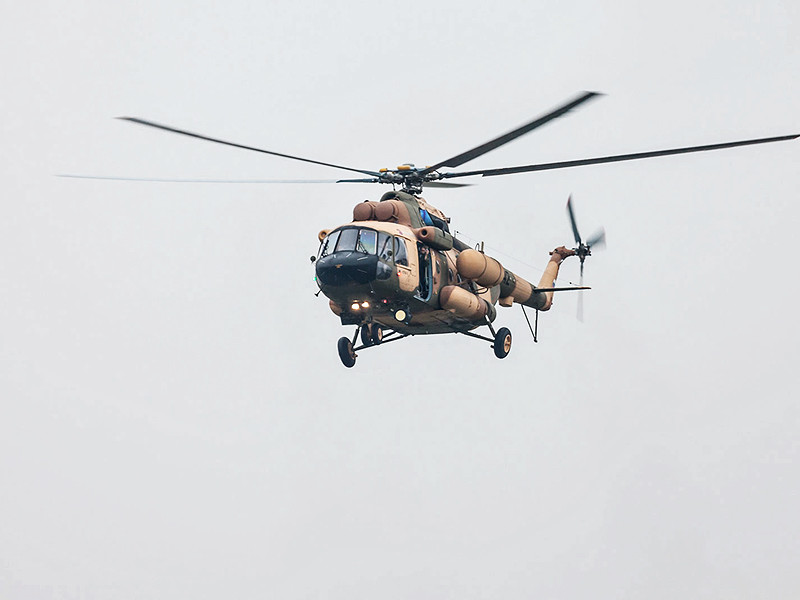 Командир афганских талибов взял на себя ответственность за совершивший аварийную посадку у границы с Пакистаном вертолет с российским штурманом Севастьяновым. Накануне российские дипломаты признали, что шестерых находившихся на борту людей захватили в плен