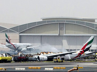 В результате возгорания самолета в аэропорту Дубая погиб пожарный