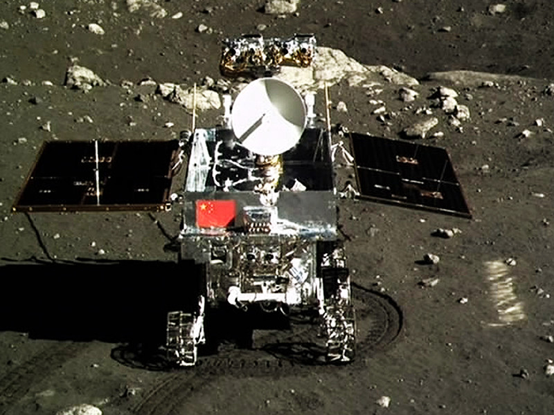 Китайский луноход "Юйту" ("Нефритовый заяц"), исследовавший спутник Земли с декабря 2013 года, прекратил свою работу