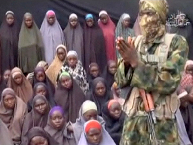 Действующая в Нигерии экстремистская группировка "Боко Харам" выпустила видео с похищенными более двух лет назад школьницами из нигерийского города Чибок
