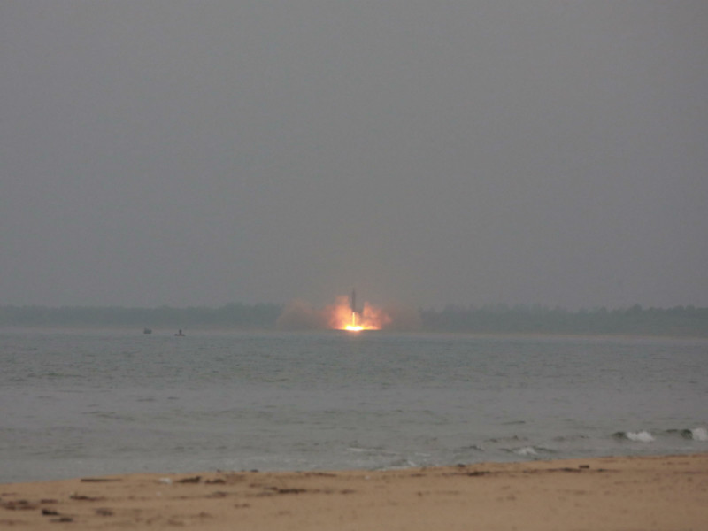 Северная Корея провела пуск баллистической ракеты в сторону Японского моря, сообщают власти Южной Кореи (фото сделано в июне этого года)