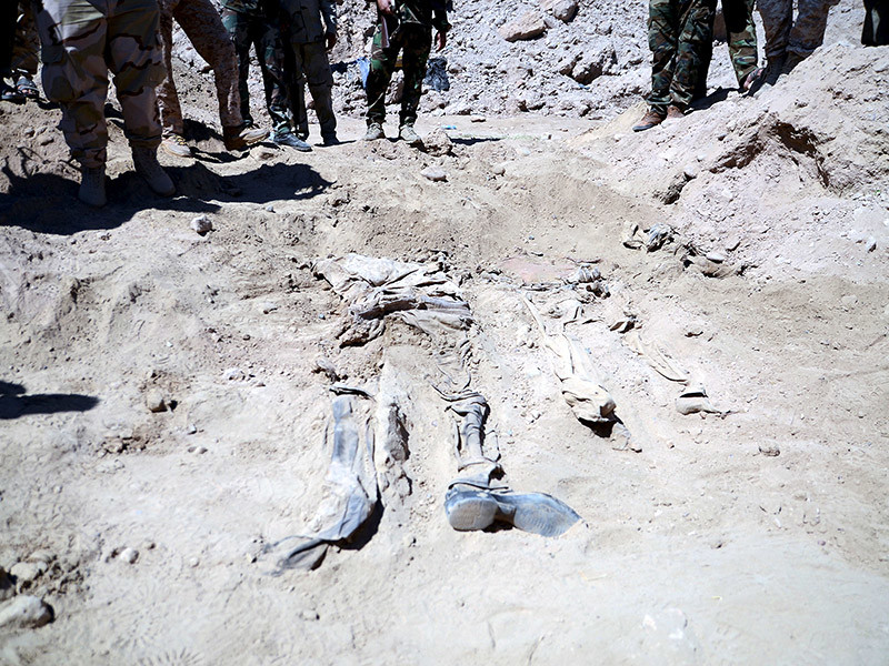В Ираке приведен в исполнение смертный приговор в отношении 36 человек, осужденных за убийство 1700 новобранцев на бывшей американской базе Кэмп Спичер в 2014 году (на фото)