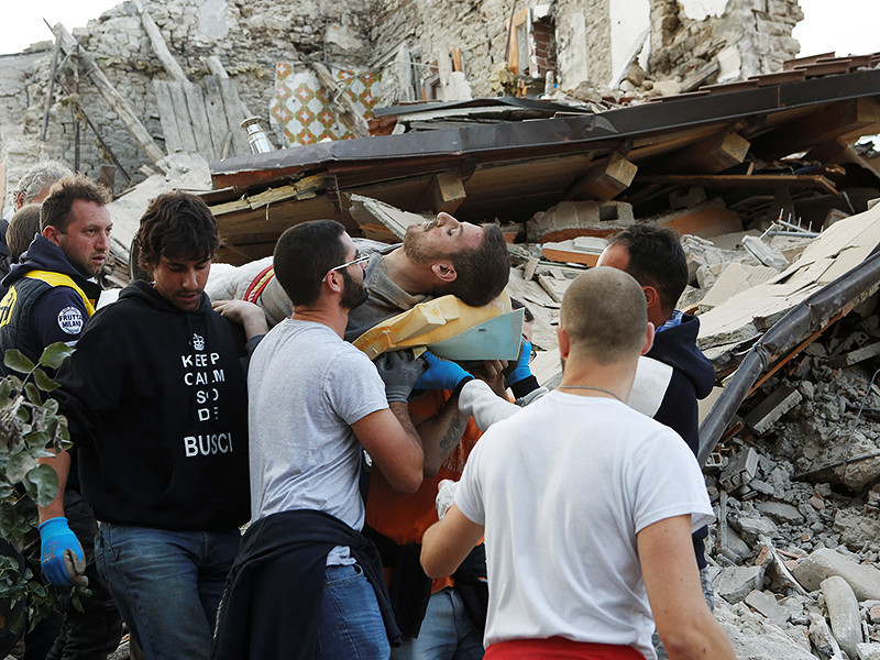 Число жертв землетрясения в Италии превысило 150 человек
