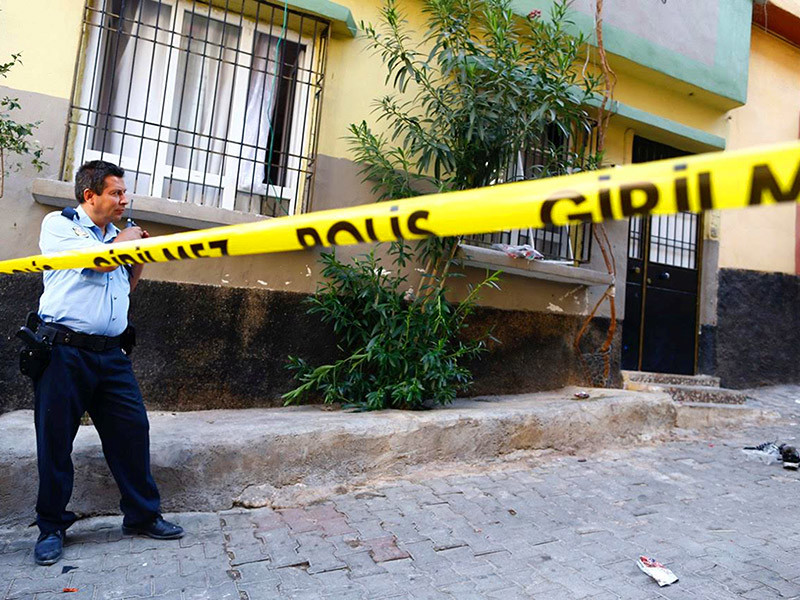 Террористу-смертнику, подорвавшему себя на свадьбе в южном турецком городе Газиантеп, было не более 14 лет Подробнее: http://www.newsru.com/world/21Aug2016/smertnik.html