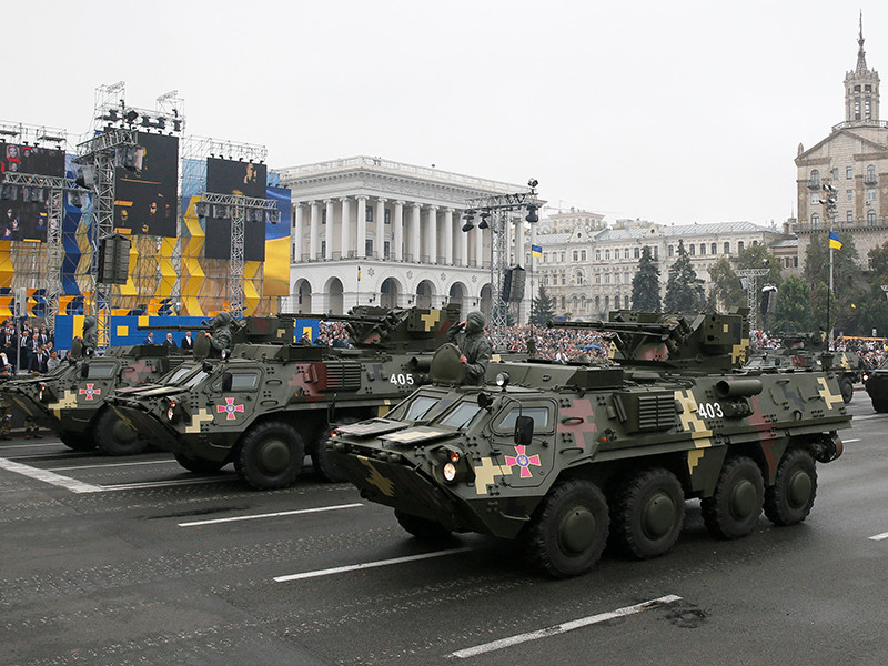 По случаю 25-летней годовщины со Дня независимости Украины в Киеве прошел военный парад
