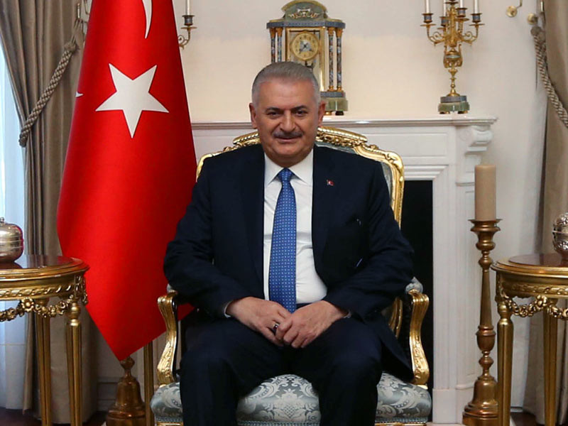 Премьер-министр Турции Бенали Йылдырым объявил о смерти 78-летнего президента Узбекистана Ислама Каримова и выразил соболезнования в связи с его кончиной