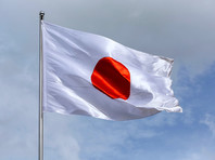 "Правительство Японии в соответствии со своим прежним курсом будет упорно вести переговоры, направленные на заключение мирного договора с Россией на основе решения вопроса принадлежности всех четырех островов", - заявил официальный представитель японского МИД