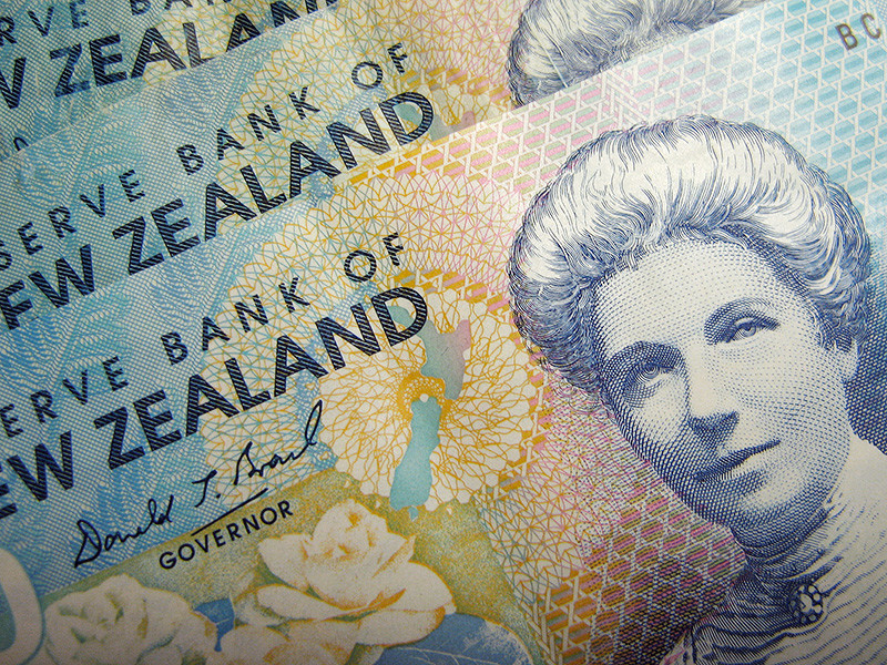 В Новой Зеландии трехлетний мальчик из города Крайстчерч выиграл один миллион новозеландских долларов в лотерею Bonus Bond, став самым молодым в истории страны счастливым обладателем джекпота