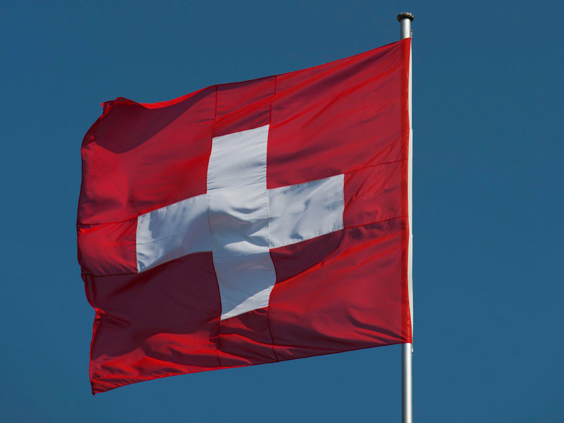Швейцарцы на референдуме разрешили спецслужбам читать почту и прослушивать телефоны