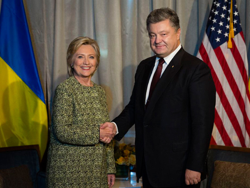 Порошенко встретился с Хиллари Клинтон и обсудил санкции против России