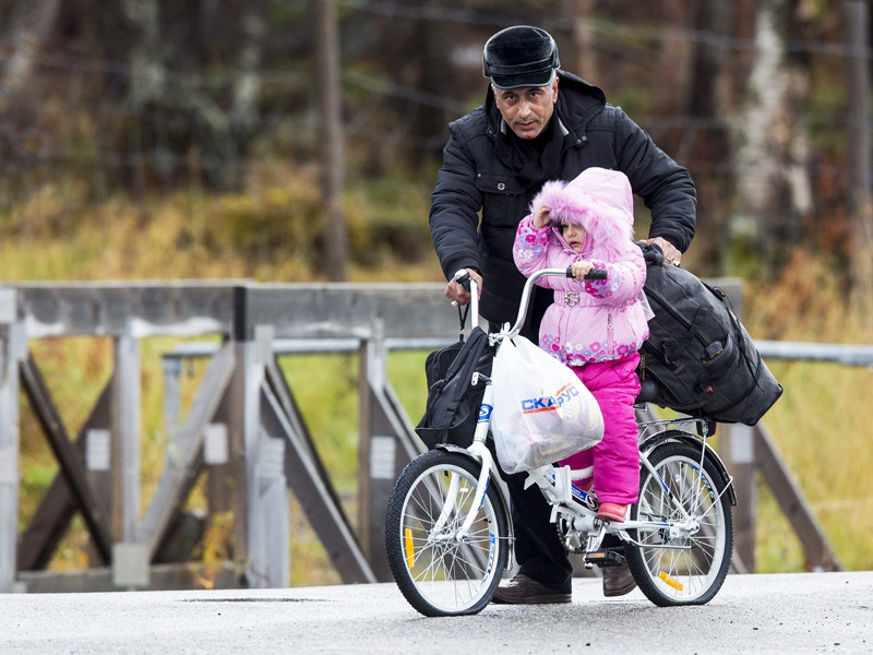 Власти Норвегии приступили к строительству забора на границе с Россией в районе пропускного пункта Стурскуг-Борисоглебский, который предназначен для защиты от нелегального проникновения беженцев с территории РФ