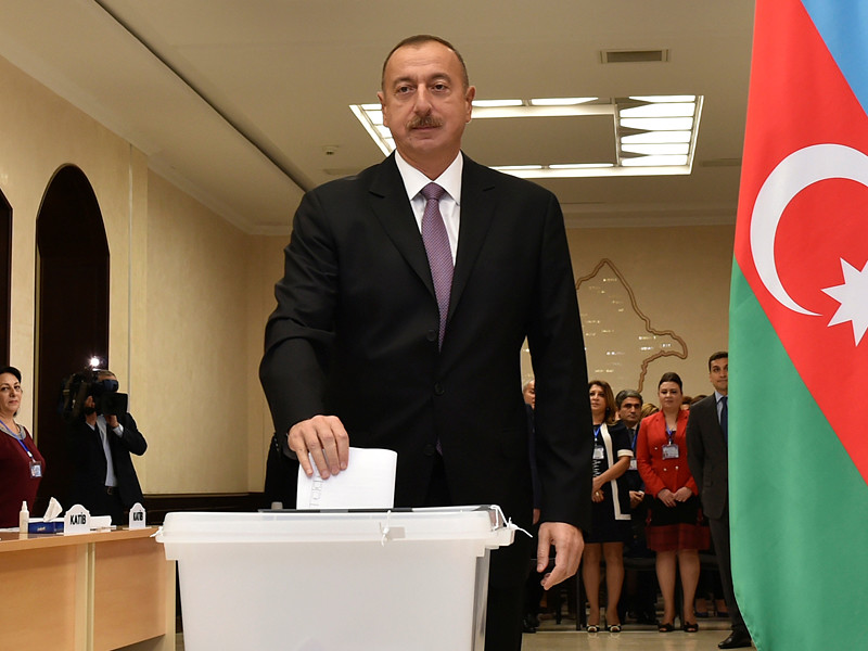 ЦИК Азербайджана признал состоявшимся референдум 26 сентября, на котором в том числе решается вопрос об увеличении срока действия полномочий президента республики