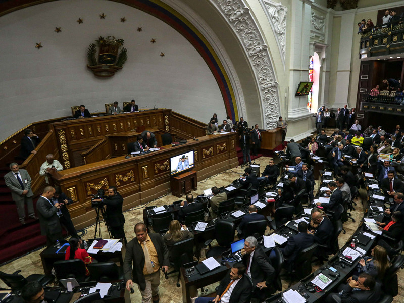 Парламент Венесуэлы намерен начать процедуру импичмента президента Мадуро