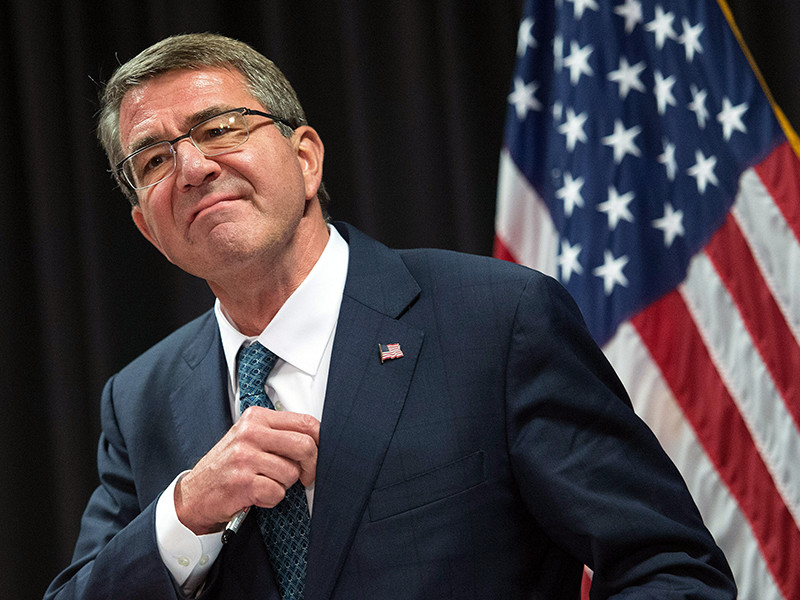 Министр обороны США Эштон Картер прибыл в субботу в Ирак с внезапным визитом. Он должен оценить прогресс операции по освобождению иракского города Мосула от боевиков террористической группировки "Исламское государство" (ИГ, запрещена в РФ)